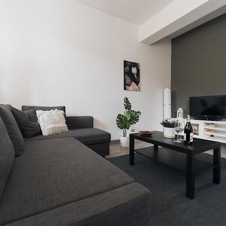 Grey'S Apartment Катания Экстерьер фото